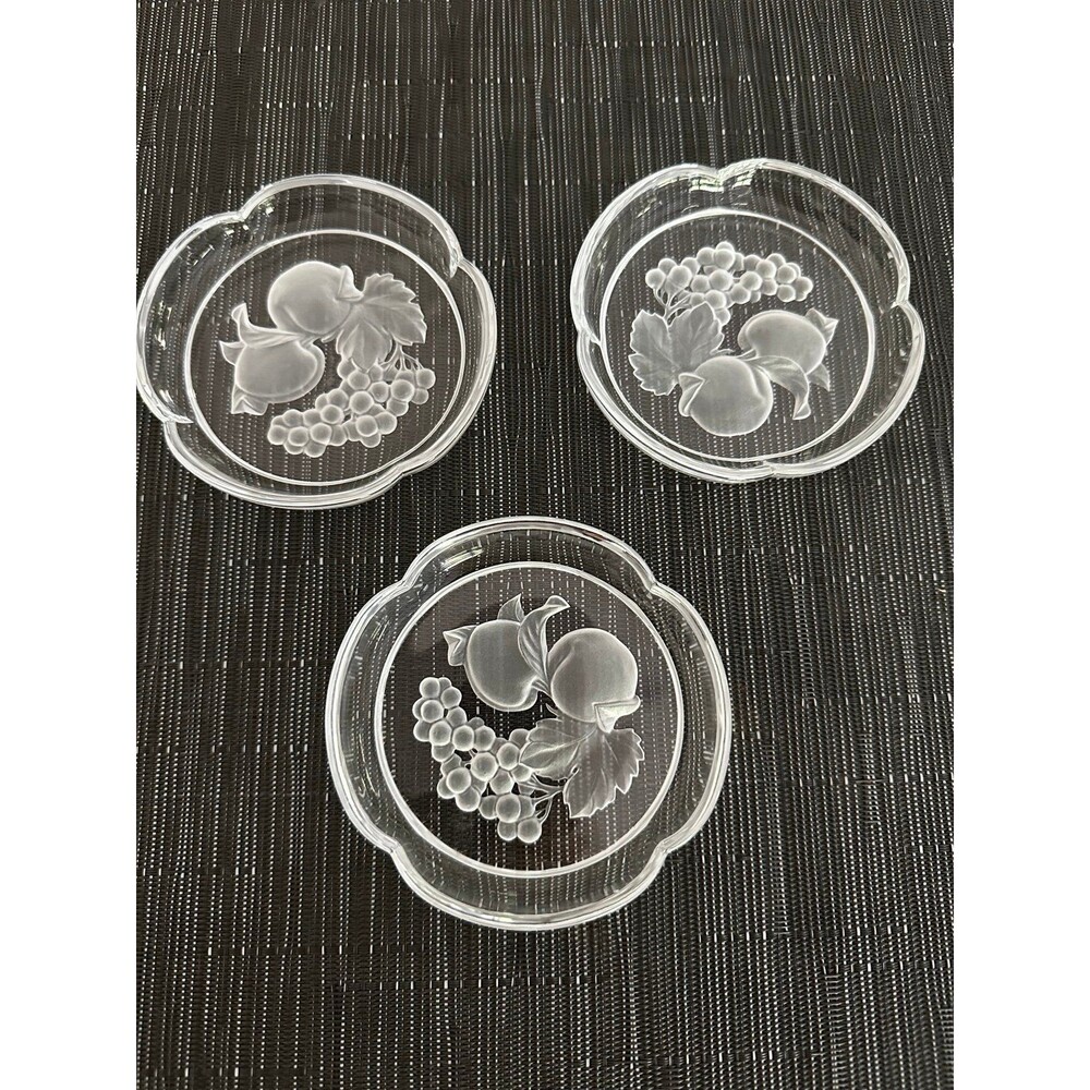 Vintage mini bowls